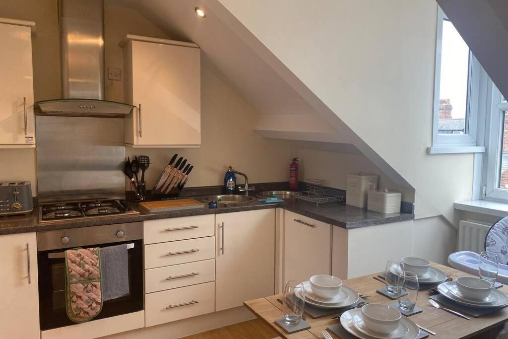 ניוקאסל Upper 2 Bedroom Apartment In The Heart Of Jesmond מראה חיצוני תמונה